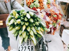 Избор на най-добрата услуга за доставка на цветя: Фактори, които трябва да имате предвид за перфектния букет